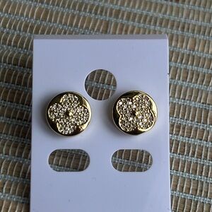 ⭐️-Gold Floral Stud Earrings